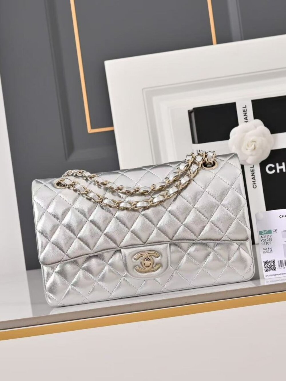 Classic CHANEL bag: A Stylish and Versatile Choice for Elegance